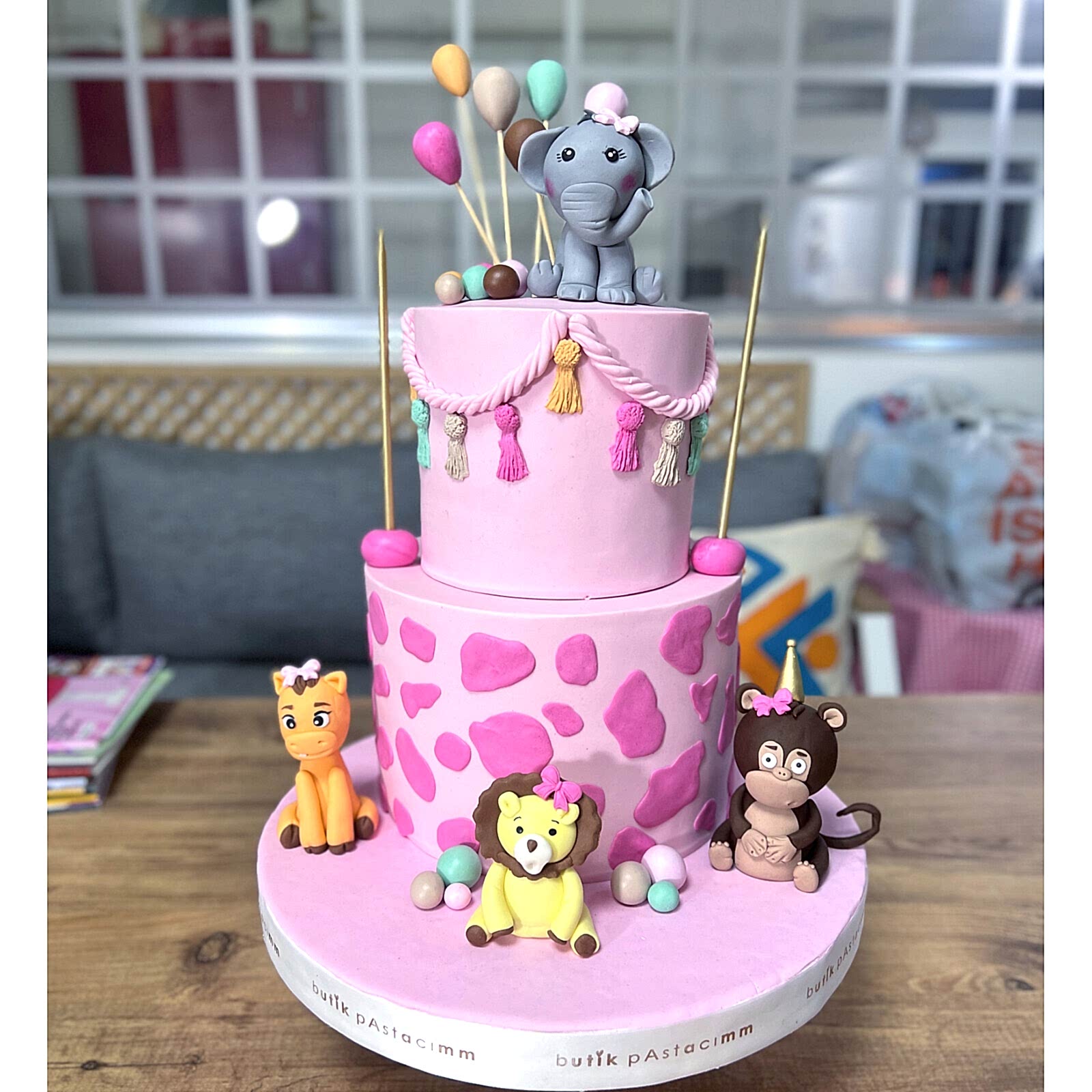 Pembe Safari Çocuk Pastası