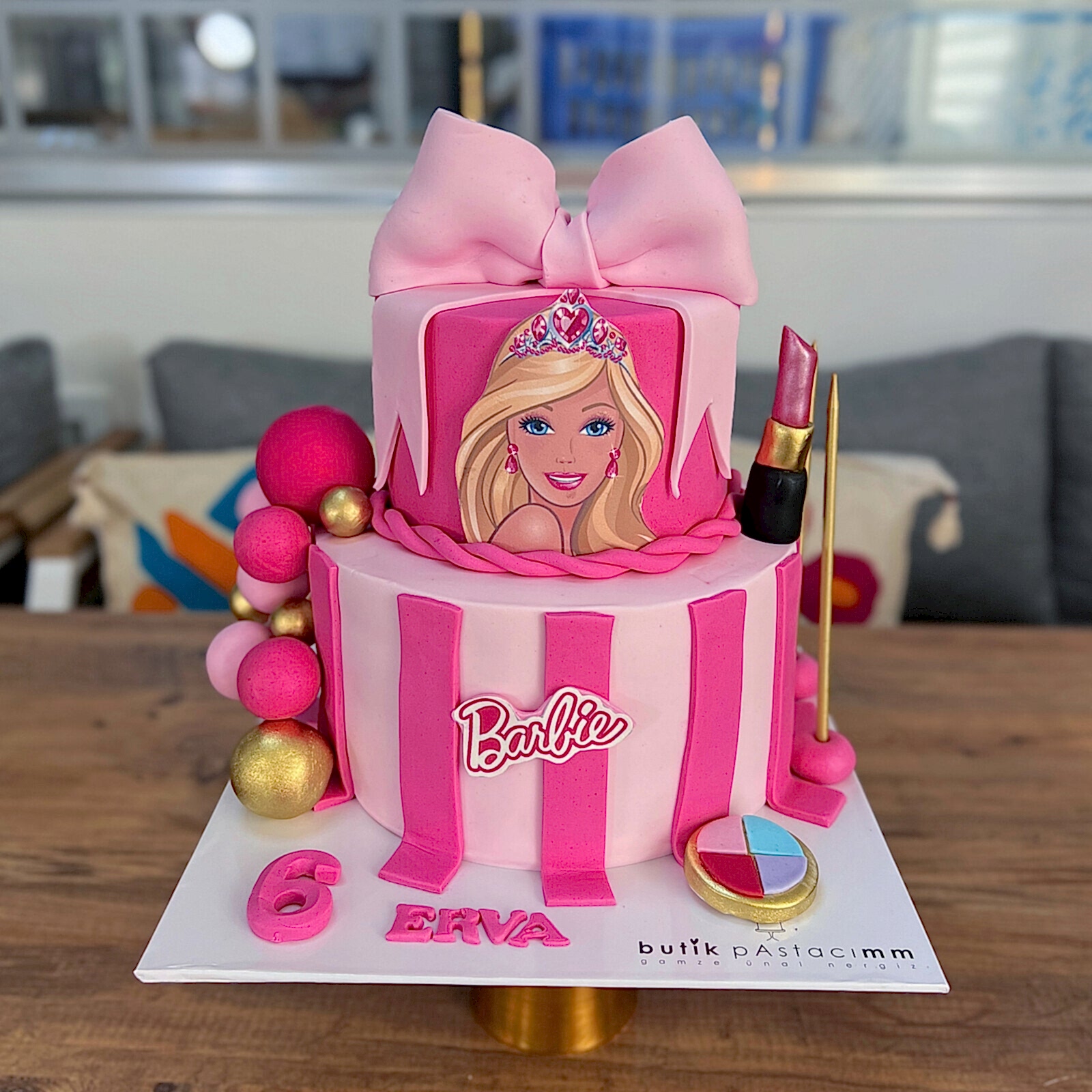 Süslü Barbie Çocuk Pastası