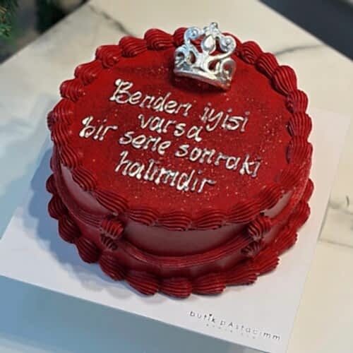 Kırmızı Simli Kraliçe Taçlı Yazılı Pasta