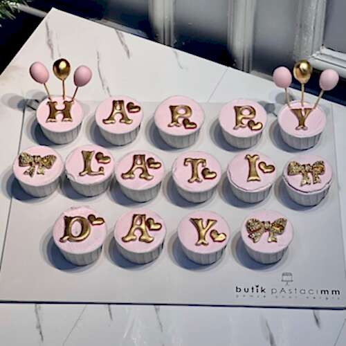 Mutlu Cupcake Seti
